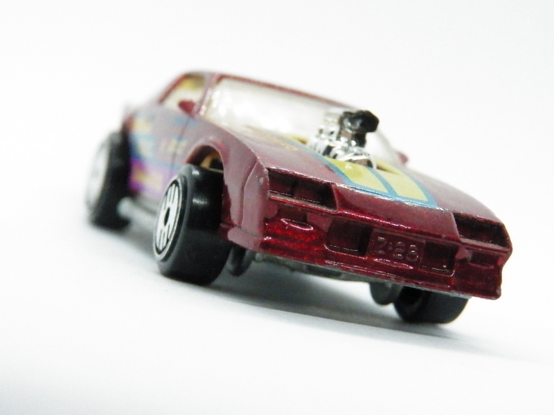 Illustration for article titled Hot Wheels 1:64 IROC Camaro